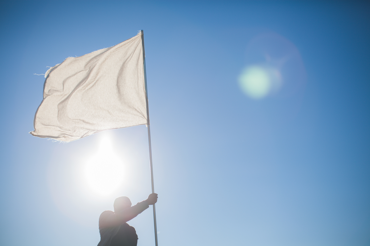 Why A White Flag Is Used As The Universal Symbol Of Surrender – FYVISM